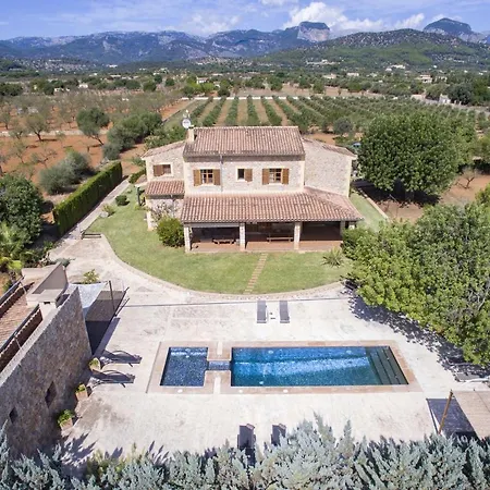 Es Triquet Family Country house